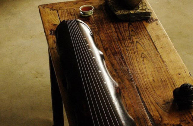 香港岛古琴蕴含的传统文化，一把古琴制备出来要两年的时间